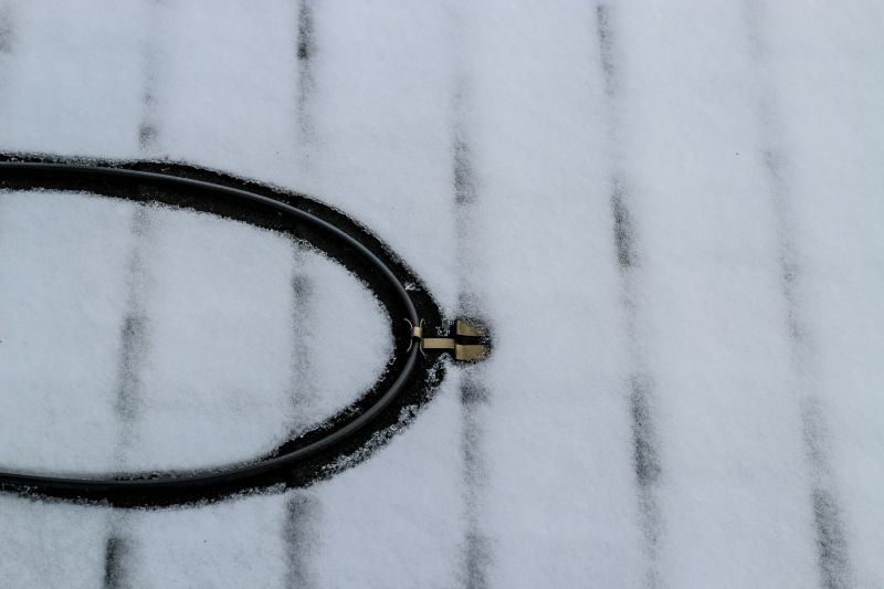 Roof Ice Dam Removal in Redmond, WA